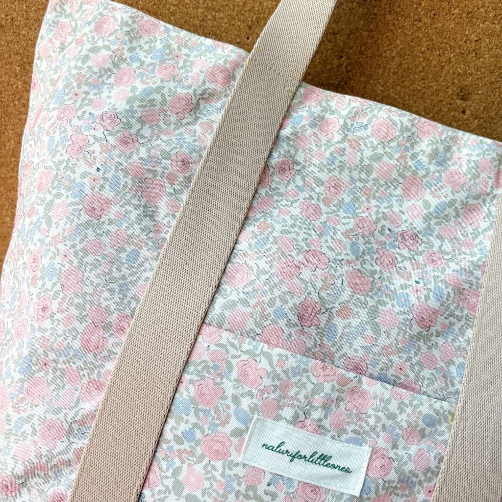 FLOWER MEDIUM TOTE BAG